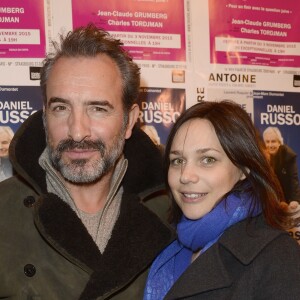 Jean Dujardin et sa compagne Nathalie Péchalat - Photocall de la générale de la pièce "L'être ou pas" au Théâtre Antoine à Paris le 21 mars 2016. © Coadic Guirec/Bestimage