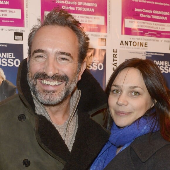 Jean Dujardin et sa compagne Nathalie Péchalat - Photocall de la générale de la pièce "L'être ou pas" au Théâtre Antoine à Paris le 21 mars 2016. © Coadic Guirec/Bestimage