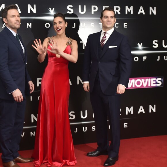 Ben Affleck, Gal Gadot et Henry Cavill lors de la première européenne du film "Batman V Superman : L'Aube de la Justice" au Odeon Cinema, Leicester Square à Londres, le 22 mars 2016.