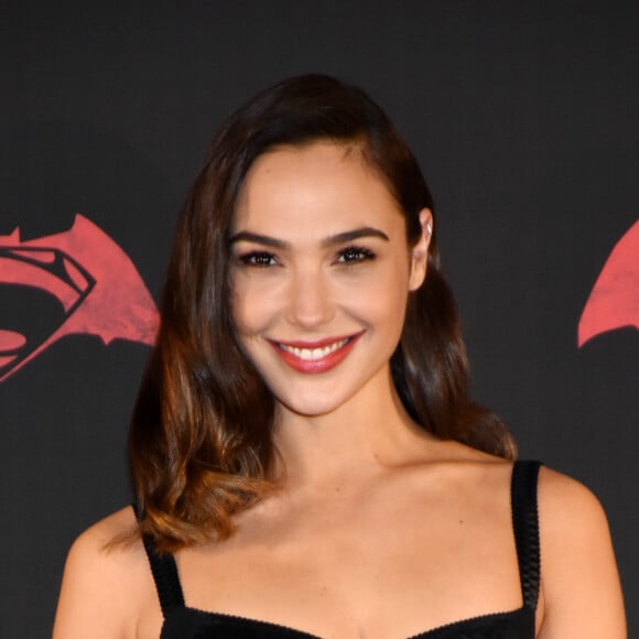 Gal Gadot (robe Dolce & Gabbana) à la première de 'Batman V Superman: Dawn Of Justice' à l'hôtel St. Regis à Mexico, le 20 mars 2016