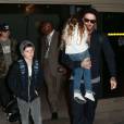 David Beckham et ses enfants Brooklyn, Romeo, Cruz et Harper arrivent à l'aéroport LAX de Los Angeles, le 24 mars 2016.