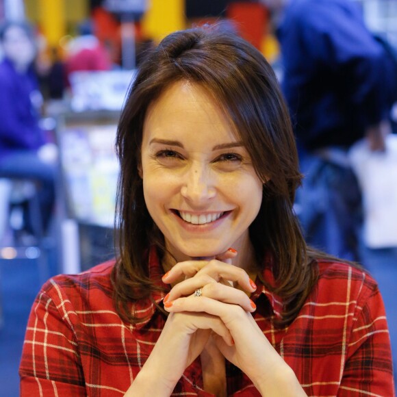 Julia Vignali - Salon du livre à la porte de Versailles à Paris le 22 mars 2015.