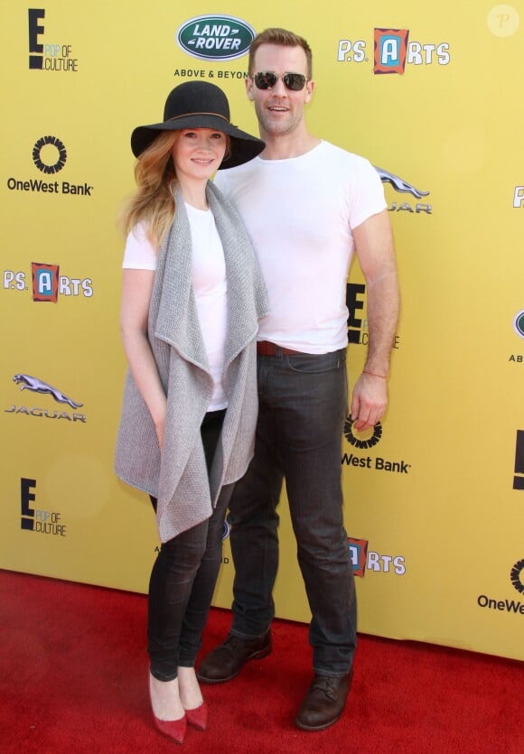 James Van Der Beek et sa femme Kimberly Brook - People au "Express Yourself 2014" au Barker Hangar à Santa Monica. Le 16 novembre 2014