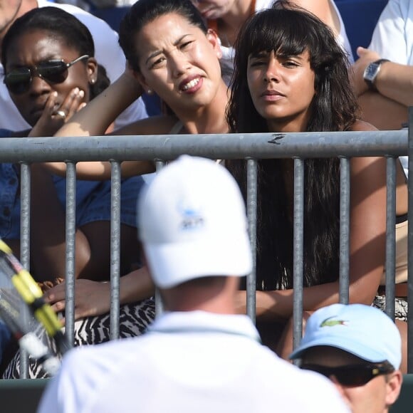 Shy'm a assisté impuissante à la cinglante défaite (6-3, 6-0) de son amoureux Benoît Paire au troisième tour du tournoi de Miami contre son compatriote Richard Gasquet, le 27 mars 2016.