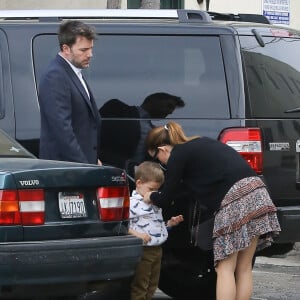 Jennifer Garner et Ben Affleck vont assister à une messe pour Pâques avec Samuel et Seraphina à Los Angeles, le 27 mars 2016.