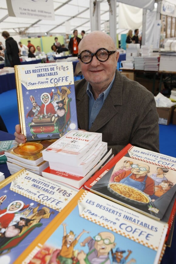 Jean-Pierre Coffe au Salon du Livre au Mans, le 8 octobre 2008. Jean-Pierre Coffe est mort à 78 ans le 29 mars 2016 dans sa maison de Lanneray (Eure-et-Loir).