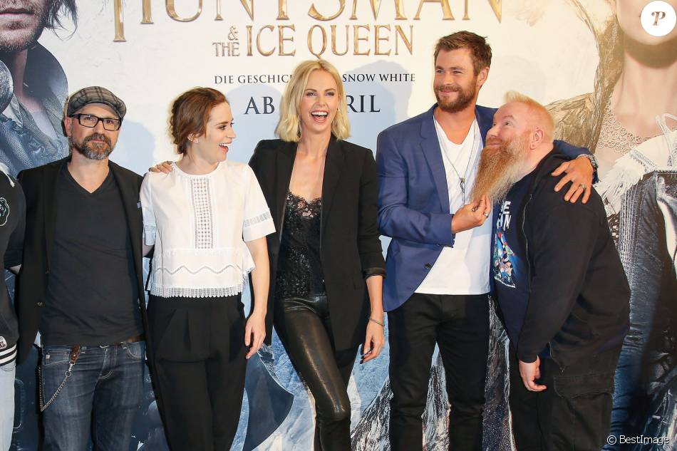 Cédric Nicolas-Troyan, Emily Blunt, Charlize Theron, Chris Hemsworth