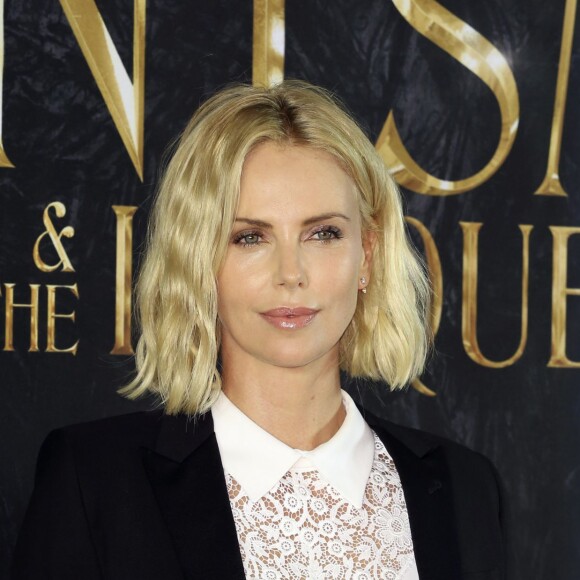 Charlize Theron - Photocall du première du film "Le Chasseur et la Reine des Glaces" à Hambourg le 30 mars 2016. © Future-Image via ZUMA Press / Bestimage