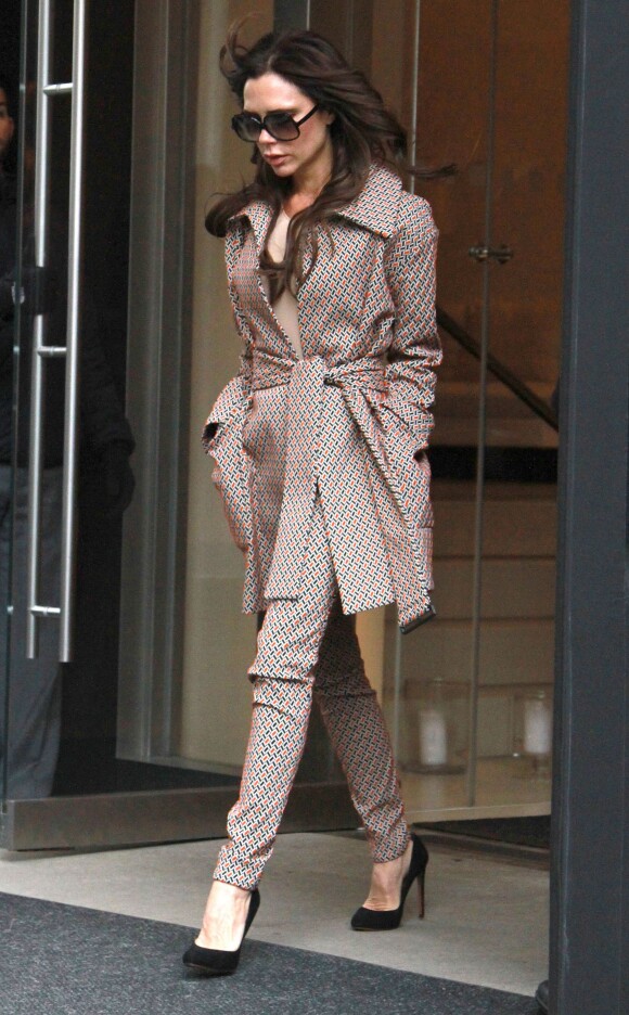Victoria Beckham sort d'un immeuble à New York, le 9 février 2016.