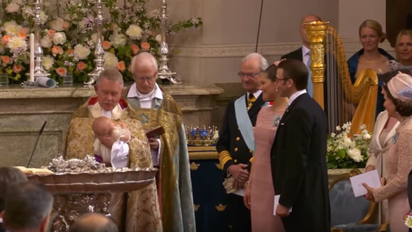 Vidéo du baptême de la princesse Estelle de Suède, le 22 mai 2012 à Stockholm