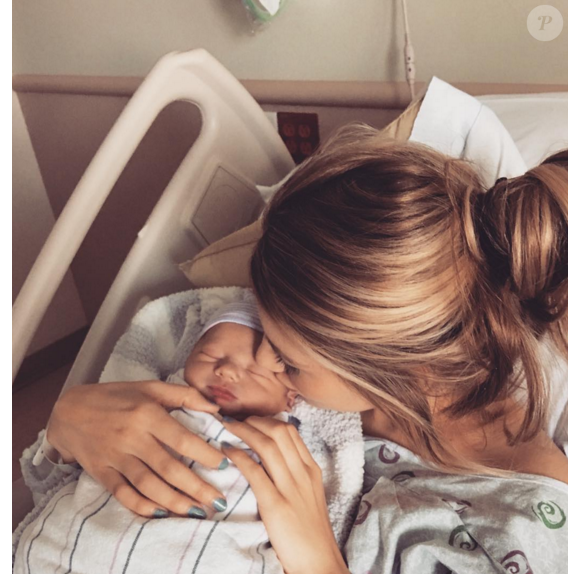 Briana Jungwirth a publié une photo d'elle à la materiné avec son fils Freddie, né de sa brève idylle avec le chanteur Louis Tomlinson, sur sa page Instagram, au mois de janvier 2016.