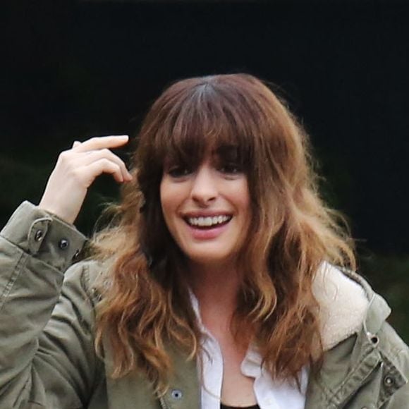 Exclusif - Anne Hathaway et Jason Sudeikis sur le tournage du film 'Colossal' à Vancouver, le 19 octobre 2015