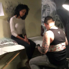 Nehuda des "Anges 8" chez le tatoueur, le 5 avril 2016