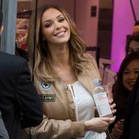 Nabilla bientôt au cinéma avec Frédéric Beigbeder ?