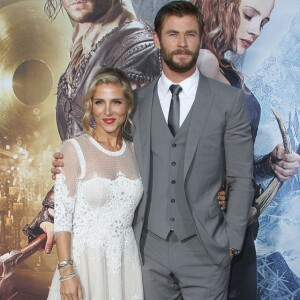 Elsa Pataky et Chris Hemsworth à l'avant-première du film "Le Chasseur et la reine des glaces" Los Angeles le 11 avril 2016