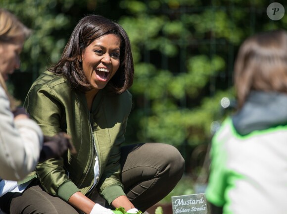 Michelle Obama dans le jardin de la Maison Blanche, à Washington, le 5 avril 2016