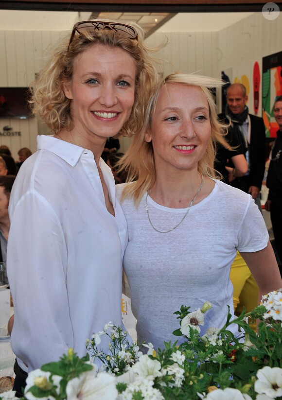 Audrey Lamy et sa soeur et Alexandra Lamy au Village lors des Internationaux de France de tennis de Roland Garros le 2 juin 2013