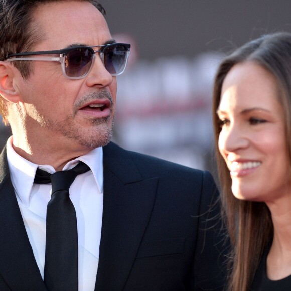 Robert Downey Jr et sa femme à la première de Captain America: Civil War au Dolby Theatre à Hollywood, le 12 avril 2016.