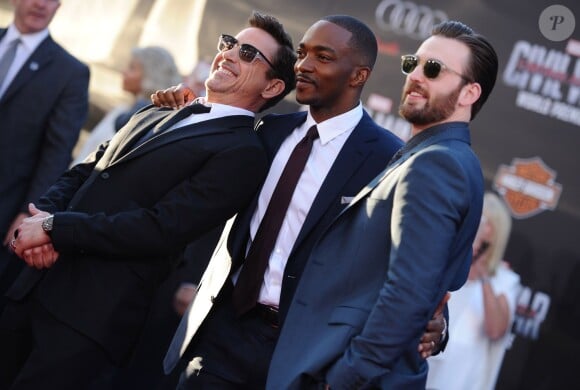 Anthony Mackie, Chris Evans et Robert Downey Jr à la première de Captain America: Civil War au Dolby Theatre à Hollywood, le 12 avril 2016.