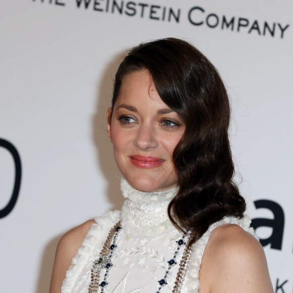 Marion Cotillard - Photocall de la soirée "AmfAR's 21st Cinema Against AIDS" à l'Eden Roc au Cap d'Antibes lors du 6e festival du film de Cannes, le 22 mai 2014.