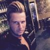 Vincent (Les Ch'tis) pose sur Instagram.