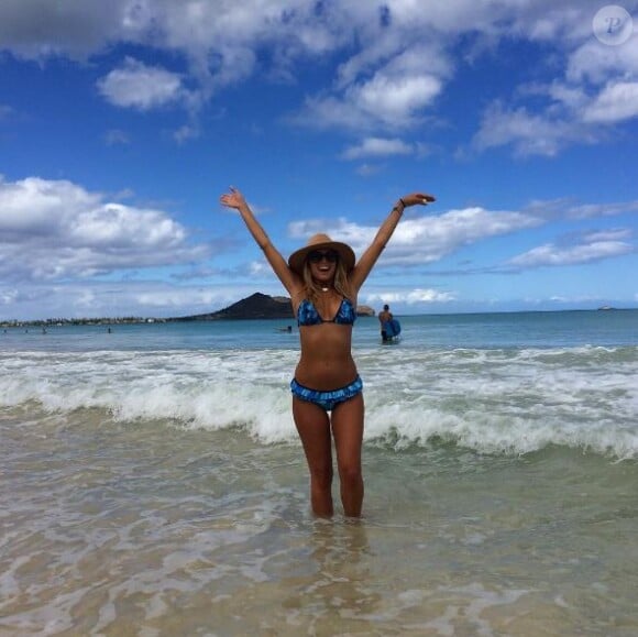 Mélanie des Anges 8 sexy en bikini sur Instagram
