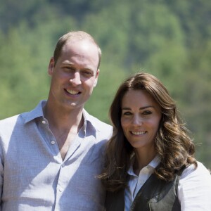 Kate Middleton et le prince William ont fait un trek de près de trois heures le 15 avril 2016 au Bhoutan pour atteindre le monastère bouddhiste Taktshang, dit "la tanière du tigre", berceau du bouddhisme au Bhoutan surplombant la vallée de Paro, à l'avant-dernier jour de leur tournée royale en Inde et au Bhoutan.