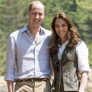 Kate Middleton et le prince William ont fait un trek de près de trois heures le 15 avril 2016 au Bhoutan pour atteindre le monastère bouddhiste Taktshang, dit "la tanière du tigre", berceau du bouddhisme au Bhoutan surplombant la vallée de Paro, à l'avant-dernier jour de leur tournée royale en Inde et au Bhoutan.