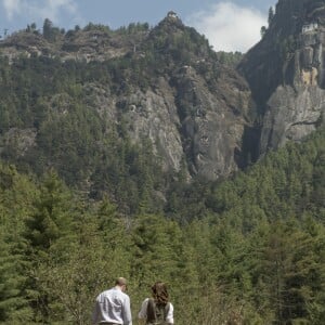 Kate Middleton et le prince William ont fait un trek de près de trois heures le 15 avril 2016 au Bhoutan pour atteindre le monastère bouddhiste Taktshang, dit "la tanière du tigre", berceau du bouddhisme au Bhoutan surplombant la vallée de Paro, à l'avant-dernier jour de leur tournée royale en Inde et au Bhoutan.