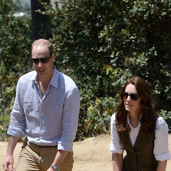 Kate Middleton et le prince William ont effectué un trek de près de trois heures le 15 avril 2016 au Bhoutan pour atteindre le monastère bouddhiste Taktshang, dit "la tanière du tigre", berceau du bouddhisme au Bhoutan surplombant la vallée de Paro, à l'avant-dernier jour de leur tournée royale en Inde et au Bhoutan.