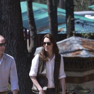 Kate Middleton et le prince William se sont lancés dans un trek de près de trois heures le 15 avril 2016 au Bhoutan pour monter jusqu'au monastère bouddhiste Taktshang, dit "la tanière du tigre", berceau du bouddhisme au Bhoutan surplombant la vallée de Paro, à l'avant-dernier jour de leur tournée royale en Inde et au Bhoutan.