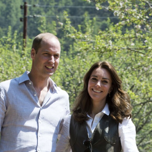 Kate Middleton et le prince William se sont lancés dans un trek de près de trois heures le 15 avril 2016 au Bhoutan pour monter jusqu'au monastère bouddhiste Taktshang, dit "la tanière du tigre", berceau du bouddhisme au Bhoutan surplombant la vallée de Paro, à l'avant-dernier jour de leur tournée royale en Inde et au Bhoutan.