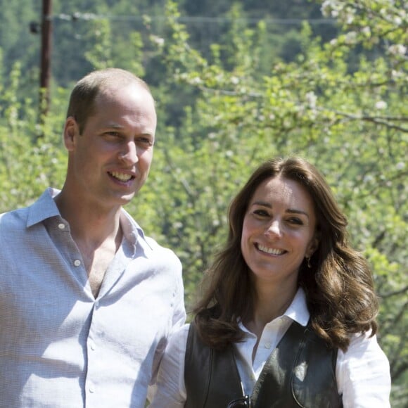 Kate Middleton et le prince William se sont lancés dans un trek de près de trois heures le 15 avril 2016 au Bhoutan pour monter jusqu'au monastère bouddhiste Taktshang, dit "la tanière du tigre", berceau du bouddhisme au Bhoutan surplombant la vallée de Paro, à l'avant-dernier jour de leur tournée royale en Inde et au Bhoutan.