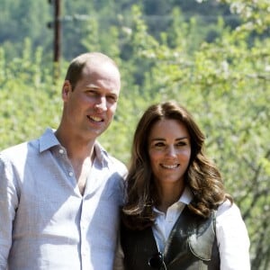 Kate Middleton et le prince William se sont lancés dans un trek de près de trois heures le 15 avril 2016 au Bhoutan pour monter jusqu'au monastère bouddhiste Taktshang, dit "la tanière du tigre", berceau du bouddhisme au Bhoutan surplombant la vallée de Paro, à l'avant-dernier jour de leur tournée royale en Inde et au Bhoutan.