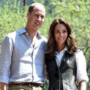 Kate Middleton et le prince William se sont lancés dans un trek de près de trois heures le 15 avril 2016 au Bhoutan pour monter jusqu'au monastère bouddhiste Taktshang, dit "la tanière du tigre", berceau du bouddhisme au Bhoutan surplombant la vallée de Paro, à l'avant-dernier jour de leur tournée royale en Inde et au Bhoutan.