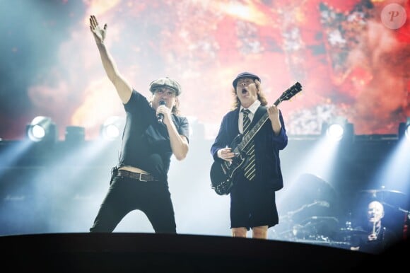 Brian Johnson et Angus Young en concert avec AC/DC à Stockholm le 19 juillet 2015.
