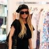 Carmen Electra fait du shopping à Beverly Hills, le 1er juillet 2015.