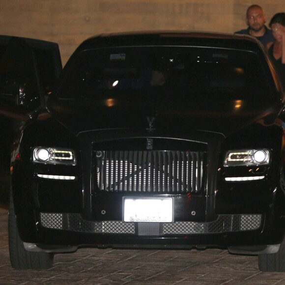 David Beckham, sa femme Victoria et leurs enfants Harper, Cruz et Romeo ont fêté les 42 ans de Victoria au restaurant Nobu à Los Angeles , le 16 avril 2016.