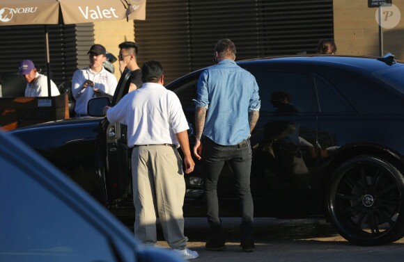 David Beckham, sa femme Victoria et leurs enfants Harper, Cruz et Romeo ont fêté les 42 ans de Victoria au restaurant Nobu à Los Angeles, le 16 avril 2016.
