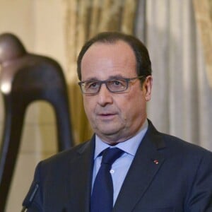 Le président de la République François Hollande lors d'une conférence de presse avec Nabih Berry, président de l'Assemblée Nationale au parlement à Beyrouth, le 16 avril 2016.