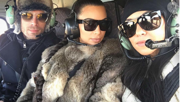 Photo de Simon Huck, Kim et Kourtney Kardashian en hélicopter en Islande, publiée le 18 avril 2016.