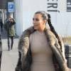 Kim Kardashian est en vacances en Islande, le 18 avril 2016 avec sa soeur Kourtney Kardashian qui fête aujourd'hui son 37ème anniversaire. Kim Kardashian porte un manteau en fourrure. Elle est avec son ami Jonathan Cheban et ils se sont arrêtés prendre un hot-dog.