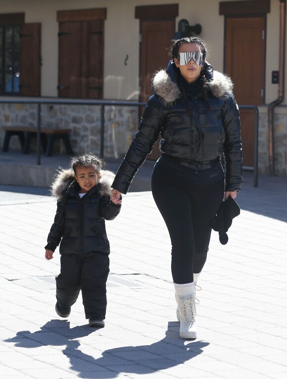 Kim Kardashian et sa fille North en vacances dans la station de sports d'hiver Vail dans le Colorado, le 7 avril 2016.