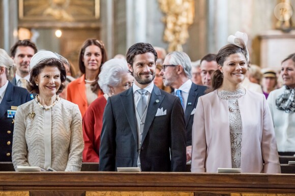 La reine Silvia, le prince Carl Philip, la princesse Victoria de Suède - La famille royale suédoise assiste au te Deum en l'honneur de la naissance du prince Alexander en la chapelle du palais royal de Stockholm, le 22 avril 2016.