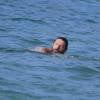 Exclusif - Hugh Jackman se baigne à Saint-Barthélemy avec sa femme Deborra-Lee Furness, le 11 avril 2016.