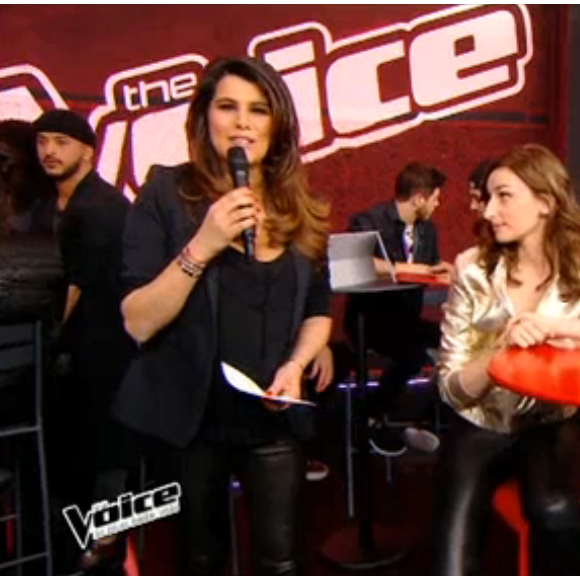 Karine Ferri, jeune maman radieuse sur le plateau de "The Voice 5", samedi 23 avril 2016.