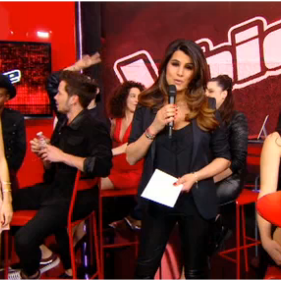 Karien Ferri, jeune maman radieuse sur le plateau de "The Voice 5", samedi 23 avril 2016.