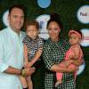 Tamera Mowry avec son mari Adam Housley et leurs enfants Aden Housley et Ariah Housley à la journée Safe Kids Day aux studios Smashbox à Culver City, le 22 avril 2016