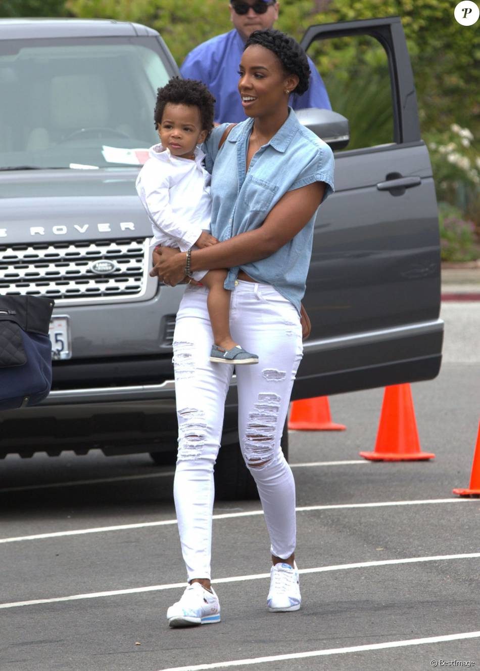 Kelly Rowland et son fils Titan Witherspoon à la journée Safe Kids Day ...