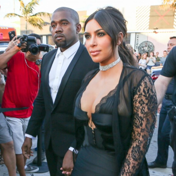 Kim Kardashian et son mari Kanye West au mariage d'Isabela Rangel et David Grutman à Miami, le 23 avril 2016